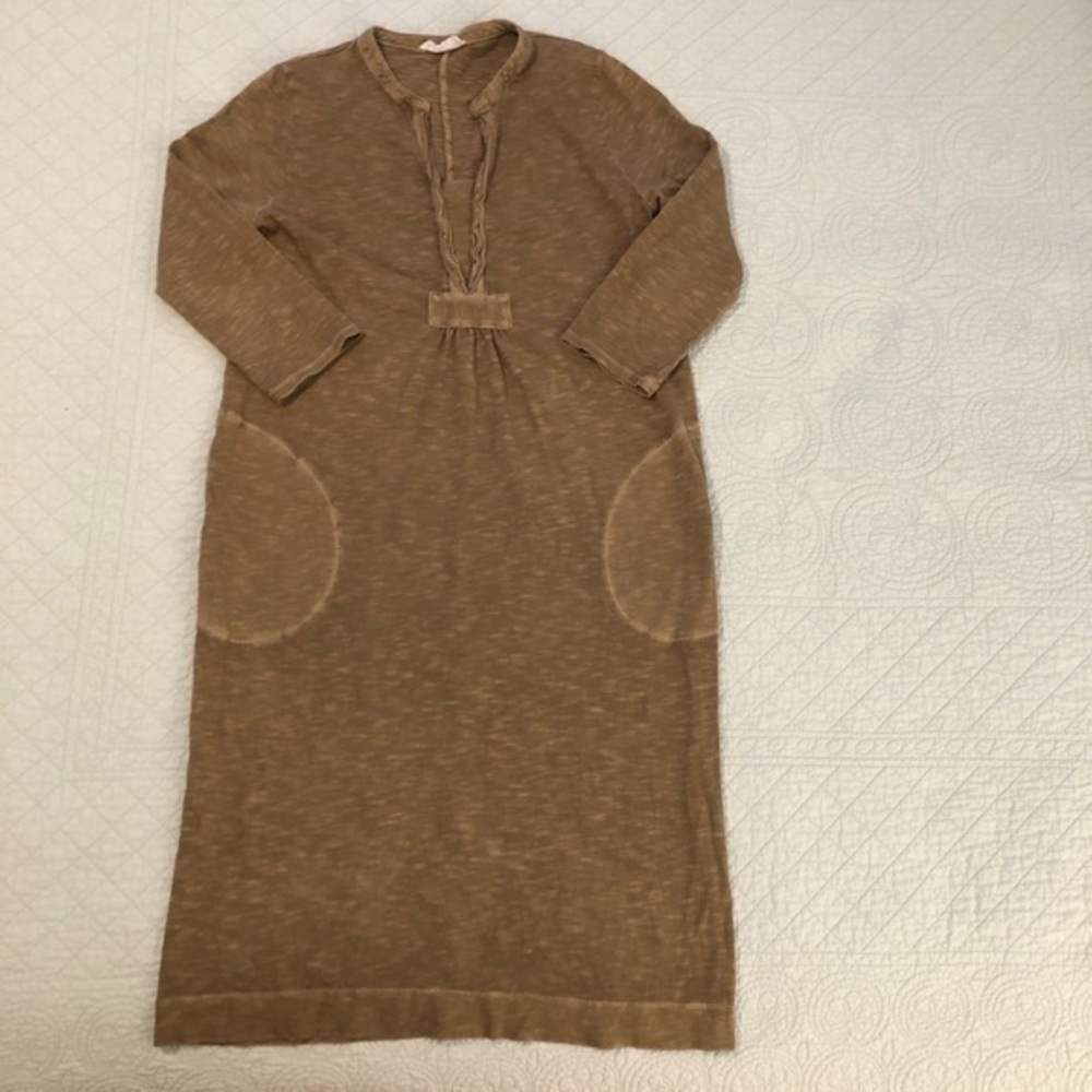 Ezra midi shift dress. Women’s size small. Olive green.